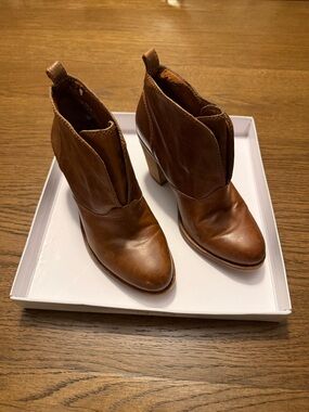 Lucky Brand Ehllen Brown Leather Ankle Booties with Block Heel Size 6